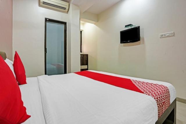 Hotel Amfahh - Andheri West Railway Station Мумбай Екстериор снимка