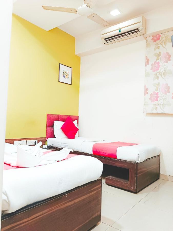 Hotel Amfahh - Andheri West Railway Station Мумбай Екстериор снимка