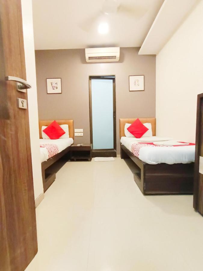Hotel Amfahh - Andheri West Railway Station Мумбай Екстериор снимка