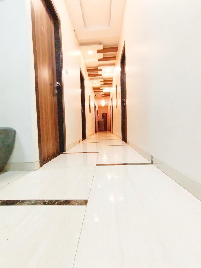 Hotel Amfahh - Andheri West Railway Station Мумбай Екстериор снимка