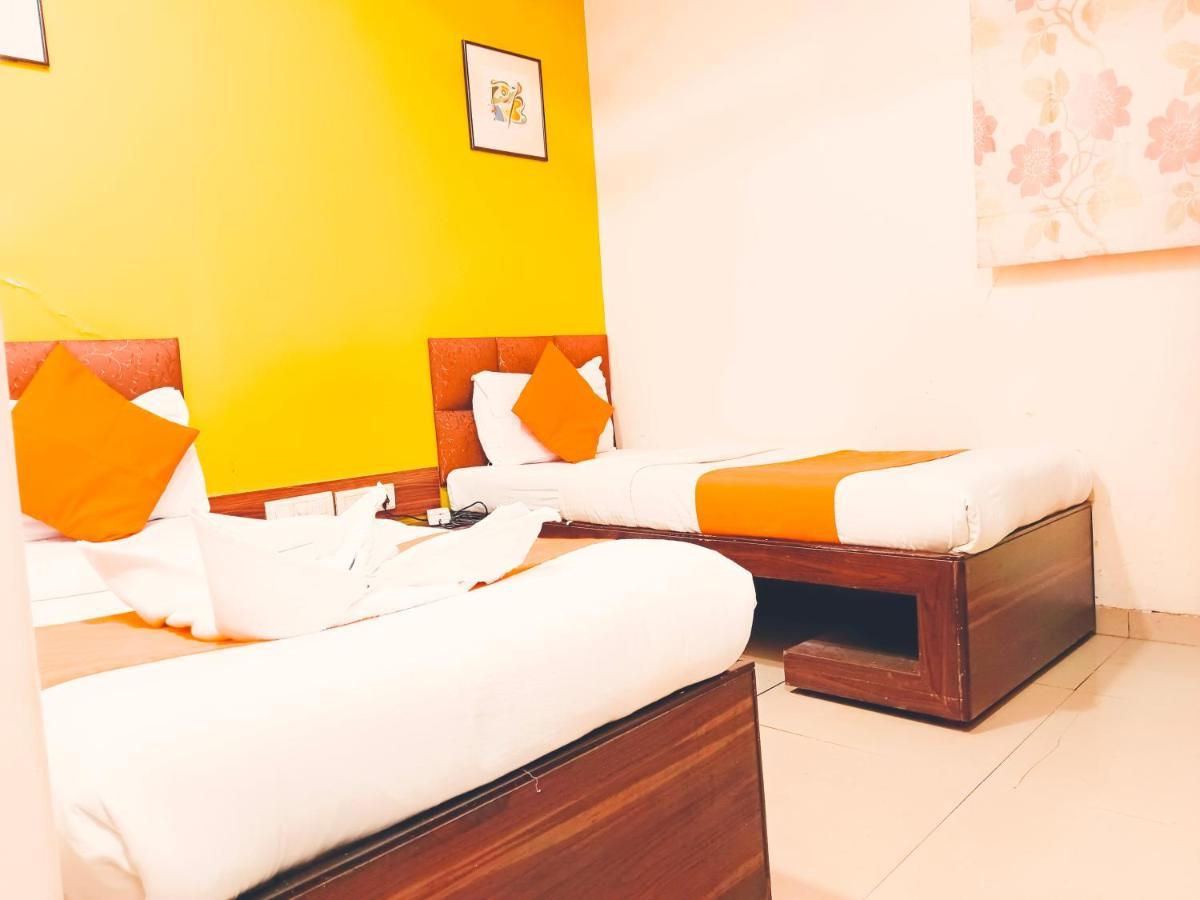 Hotel Amfahh - Andheri West Railway Station Мумбай Екстериор снимка
