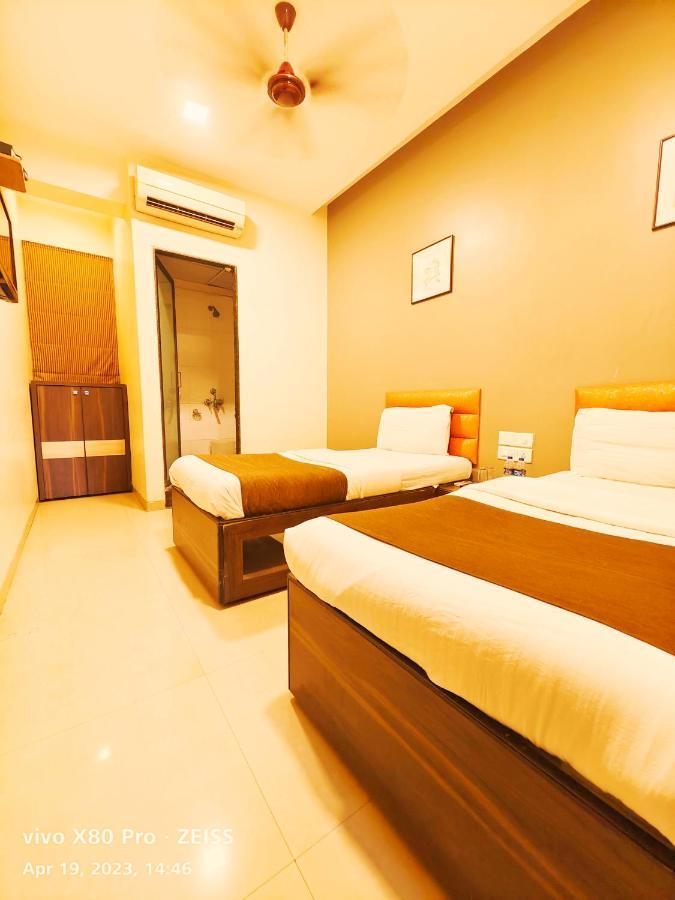 Hotel Amfahh - Andheri West Railway Station Мумбай Екстериор снимка