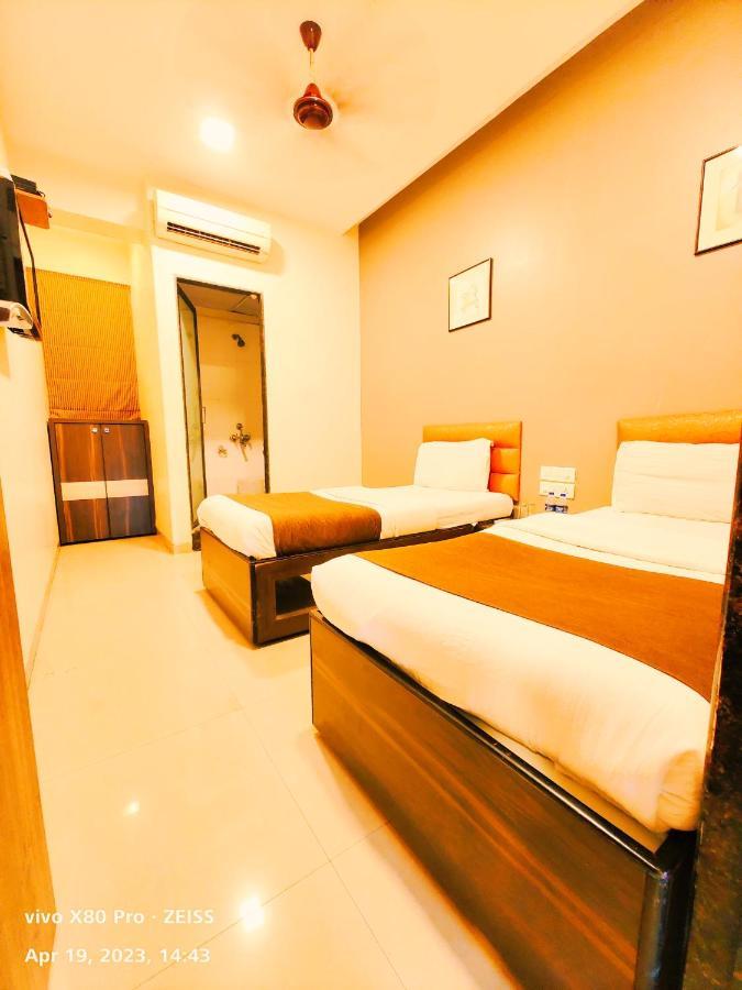 Hotel Amfahh - Andheri West Railway Station Мумбай Екстериор снимка