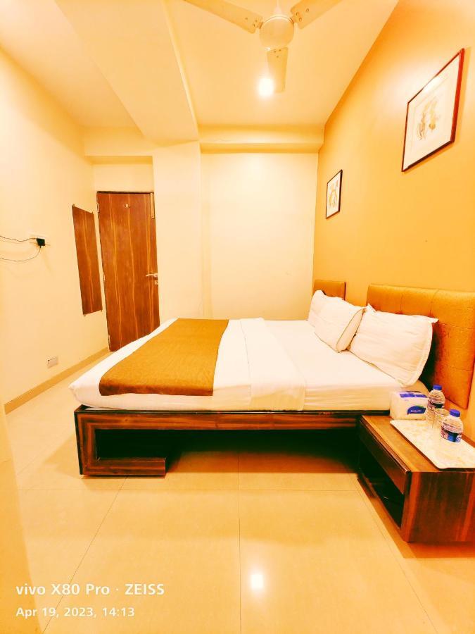 Hotel Amfahh - Andheri West Railway Station Мумбай Екстериор снимка