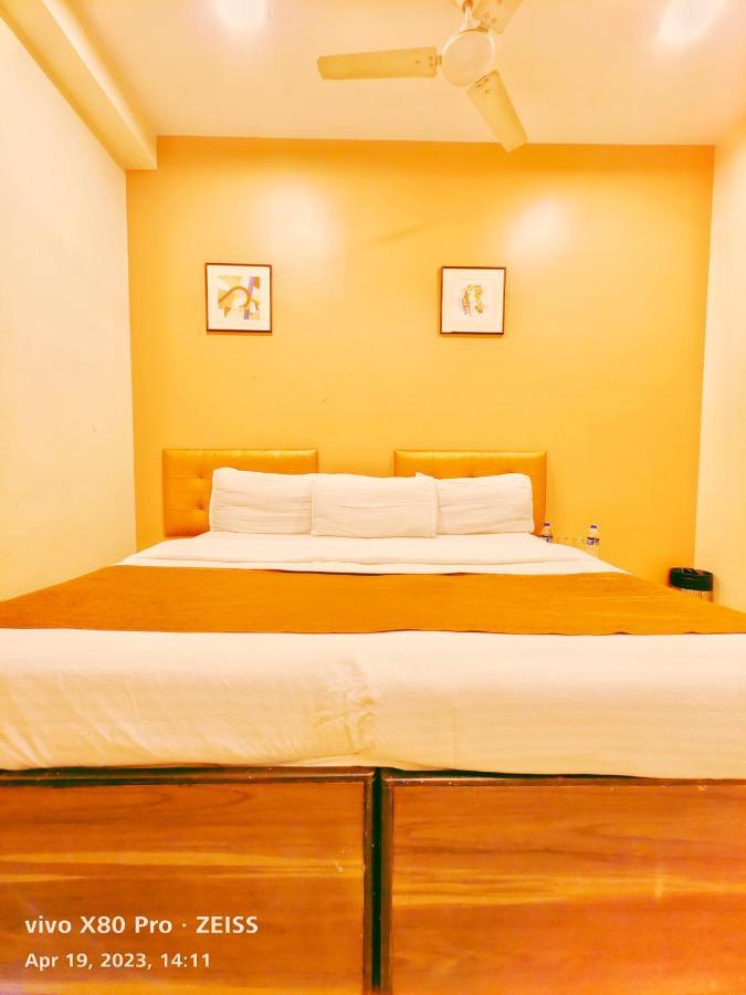 Hotel Amfahh - Andheri West Railway Station Мумбай Екстериор снимка