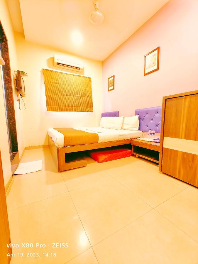 Hotel Amfahh - Andheri West Railway Station Мумбай Екстериор снимка