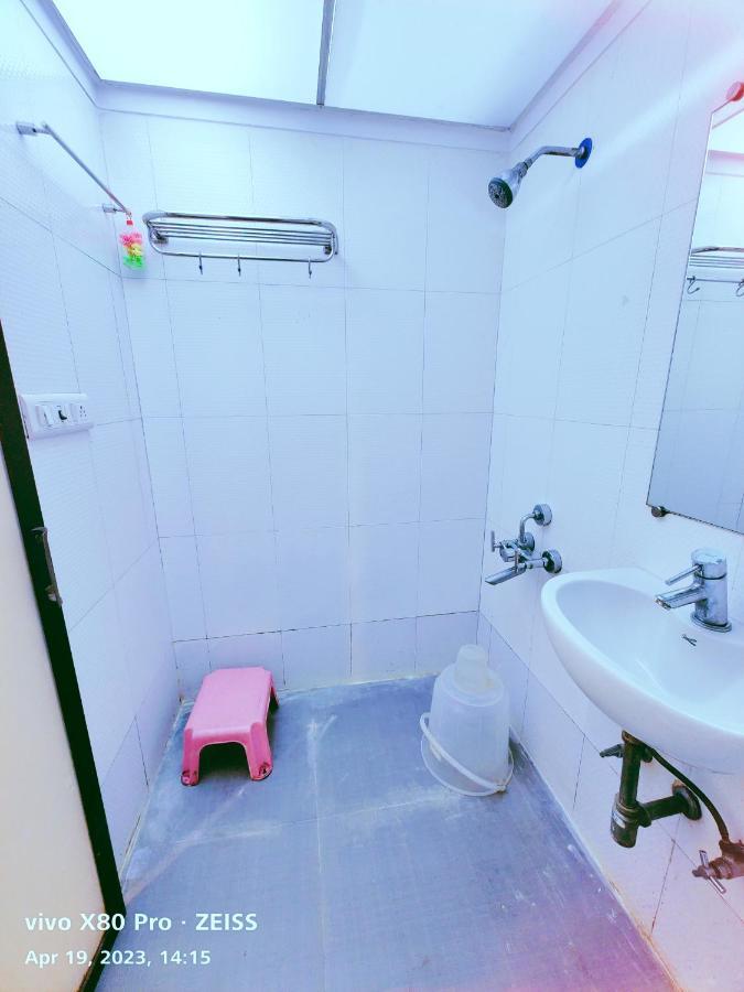 Hotel Amfahh - Andheri West Railway Station Мумбай Екстериор снимка