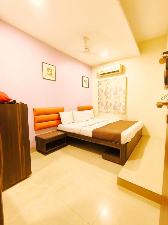 Hotel Amfahh - Andheri West Railway Station Мумбай Екстериор снимка