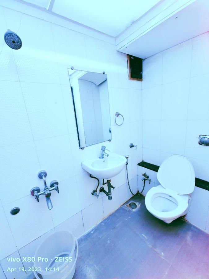 Hotel Amfahh - Andheri West Railway Station Мумбай Екстериор снимка